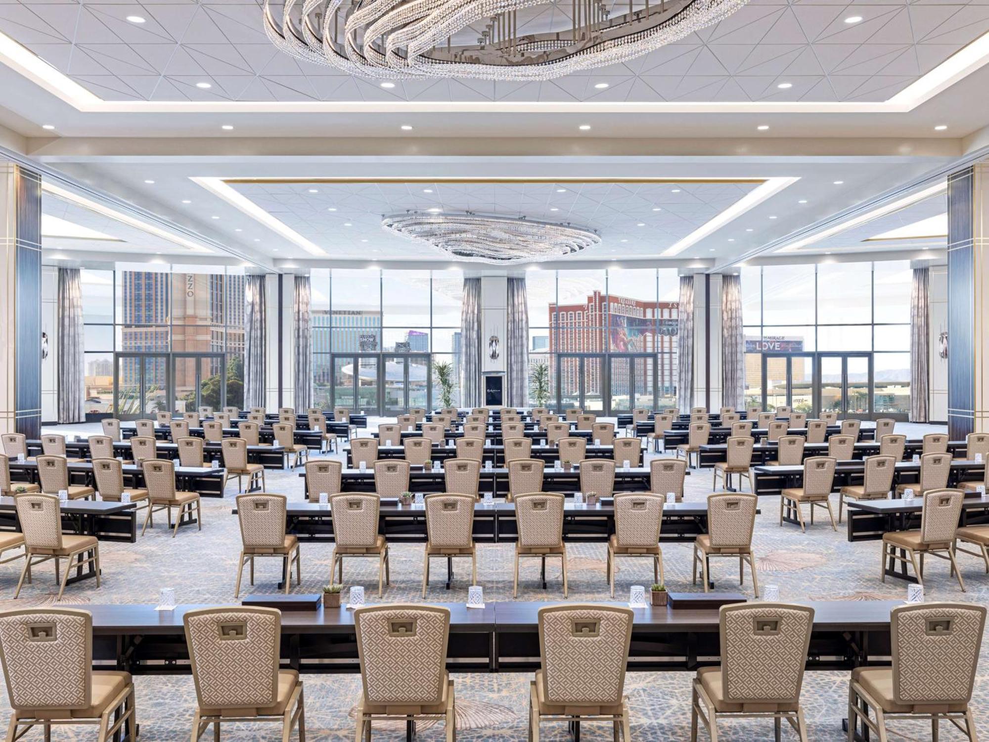 Las Vegas Hilton At Resorts World Exterior photo The ballroom at the Grand Hyatt Regency Chennai