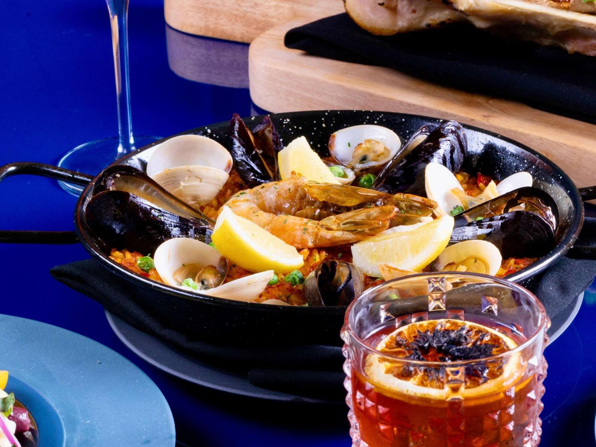Las Vegas Hilton At Resorts World Exterior photo Paella